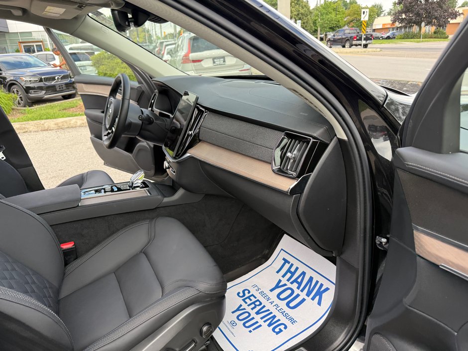 2026 Volvo XC90 Plus Dark Theme-12