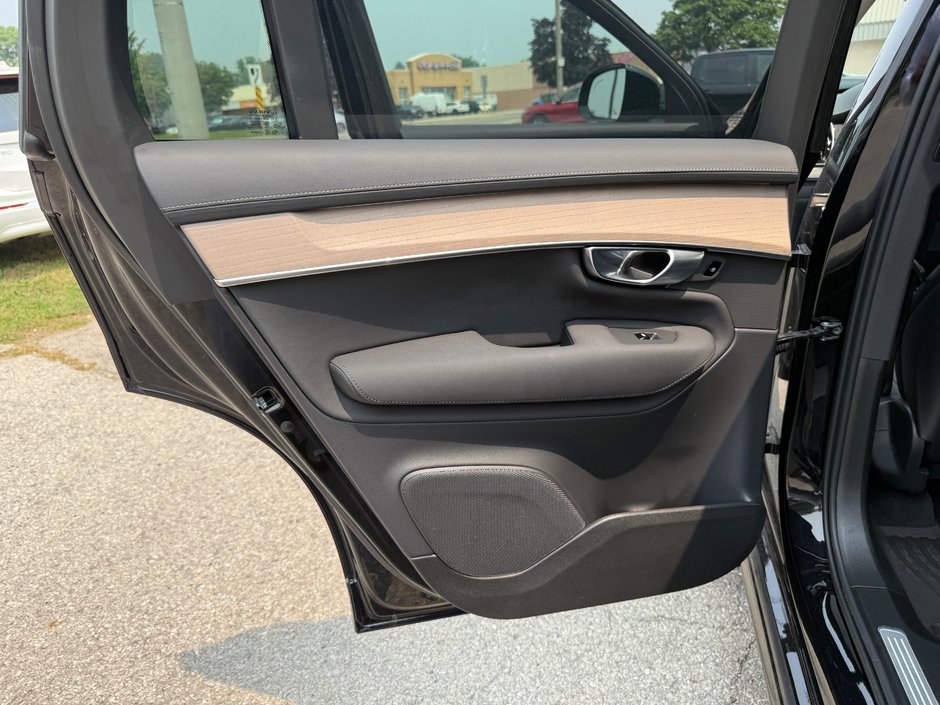 2026 Volvo XC90 Plus Dark Theme-21
