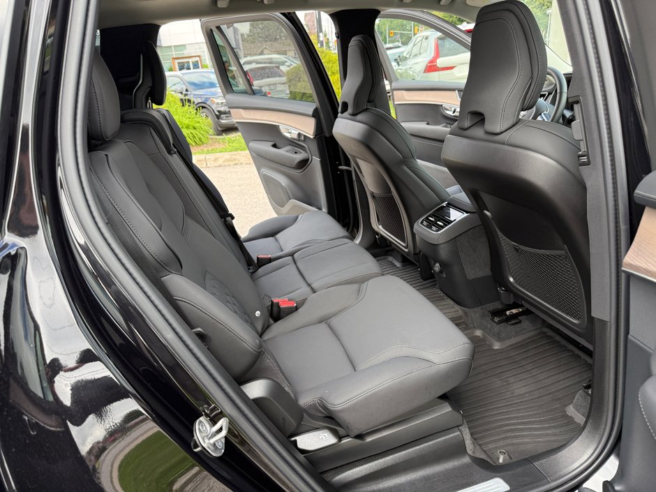 2026 Volvo XC90 Plus Dark Theme-11
