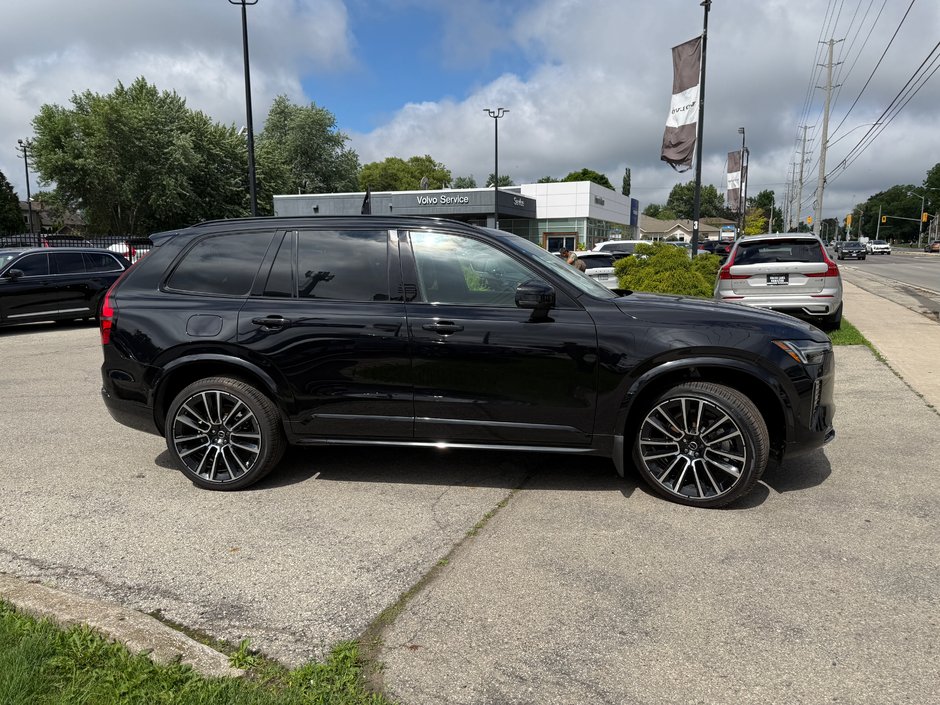 2026 Volvo XC90 Plus Dark Theme-2