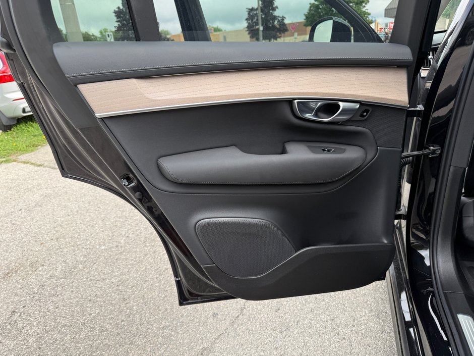 2026 Volvo XC90 Plus Dark Theme-16