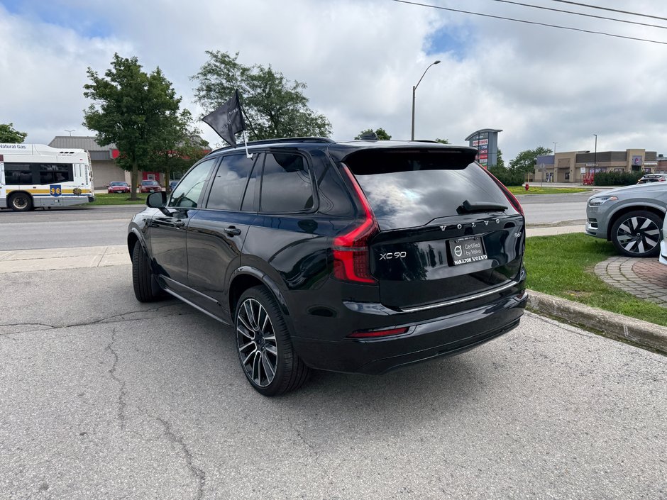 2026 Volvo XC90 Plus Dark Theme-5