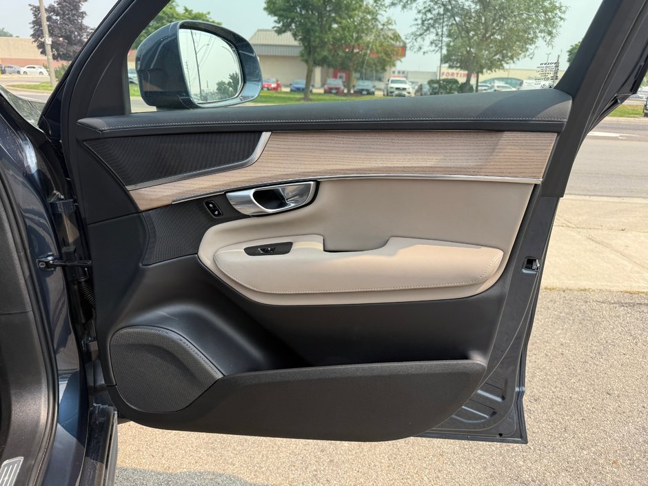 2026 Volvo XC90 Plus Bright Theme-18