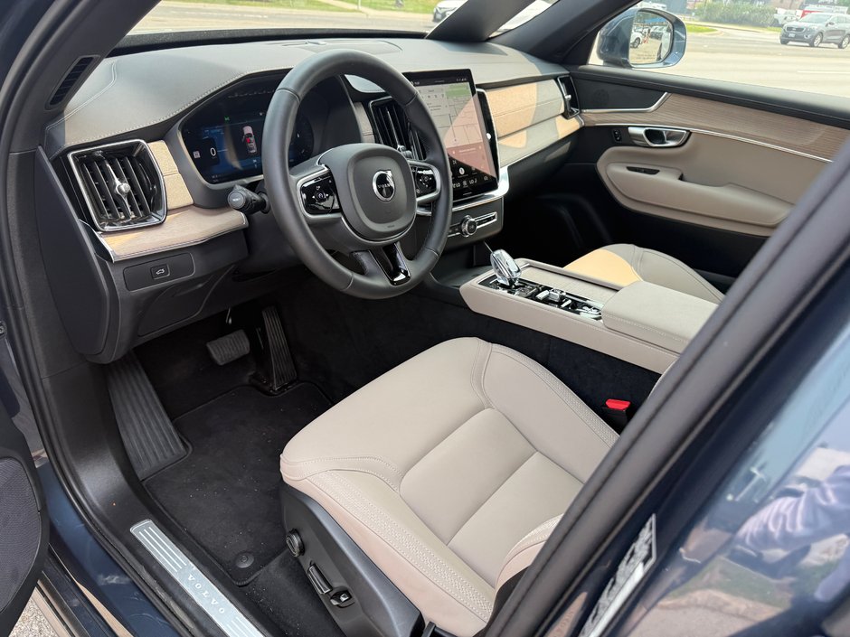 2026 Volvo XC90 Plus Bright Theme-10