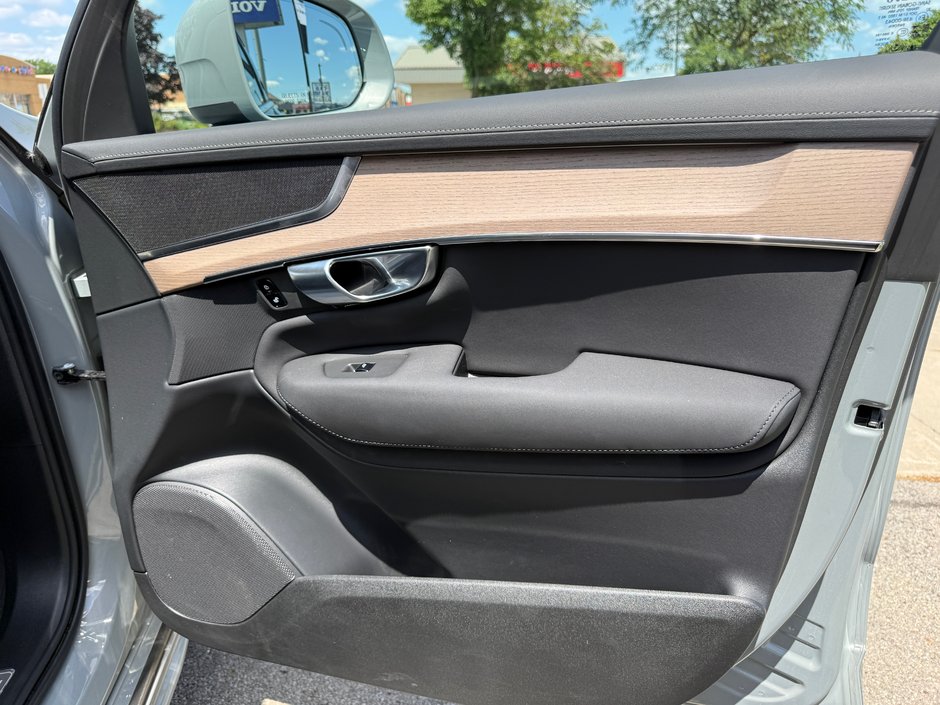 2026 Volvo XC90 Plus Bright Theme-18
