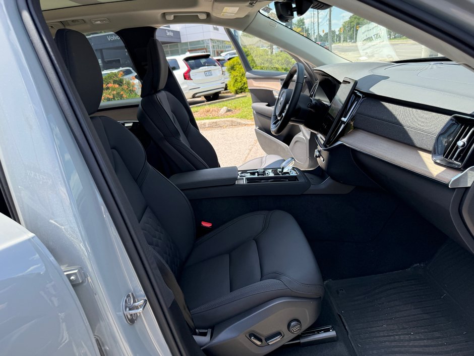 2026 Volvo XC90 Plus Bright Theme-17