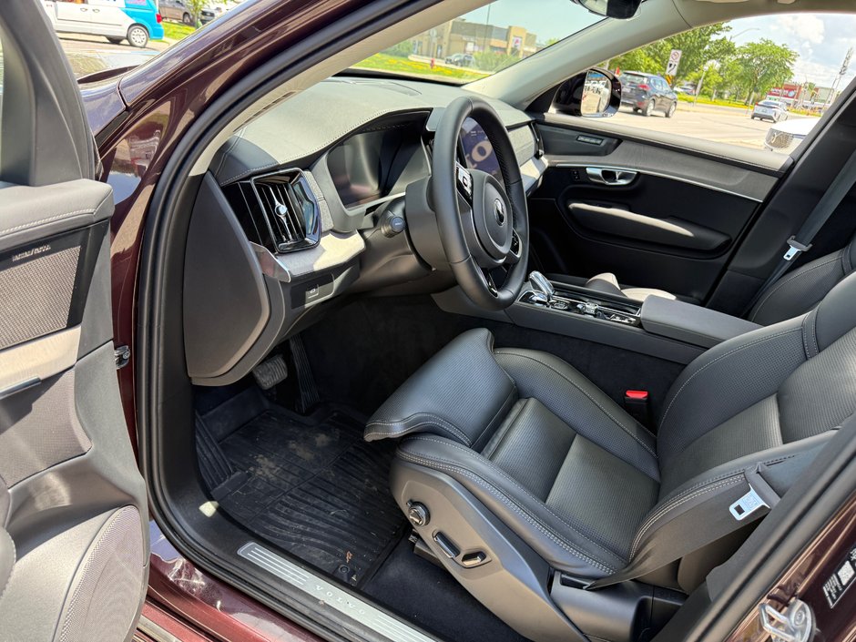 2026 Volvo XC90 Ultra Dark Theme-13