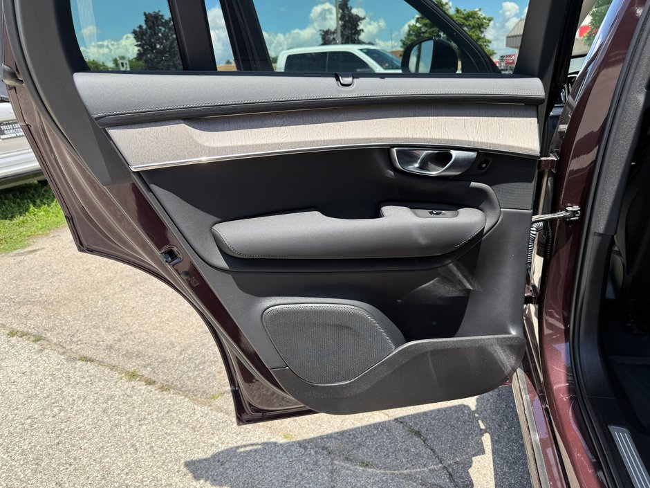 2026 Volvo XC90 Ultra Dark Theme-23