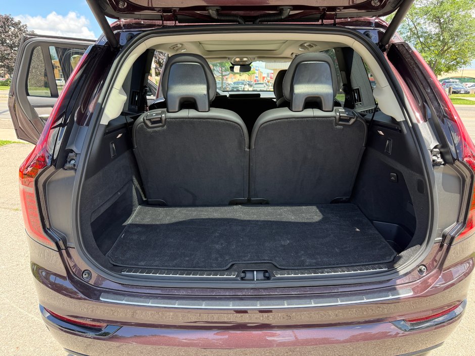 2026 Volvo XC90 Ultra Dark Theme-17