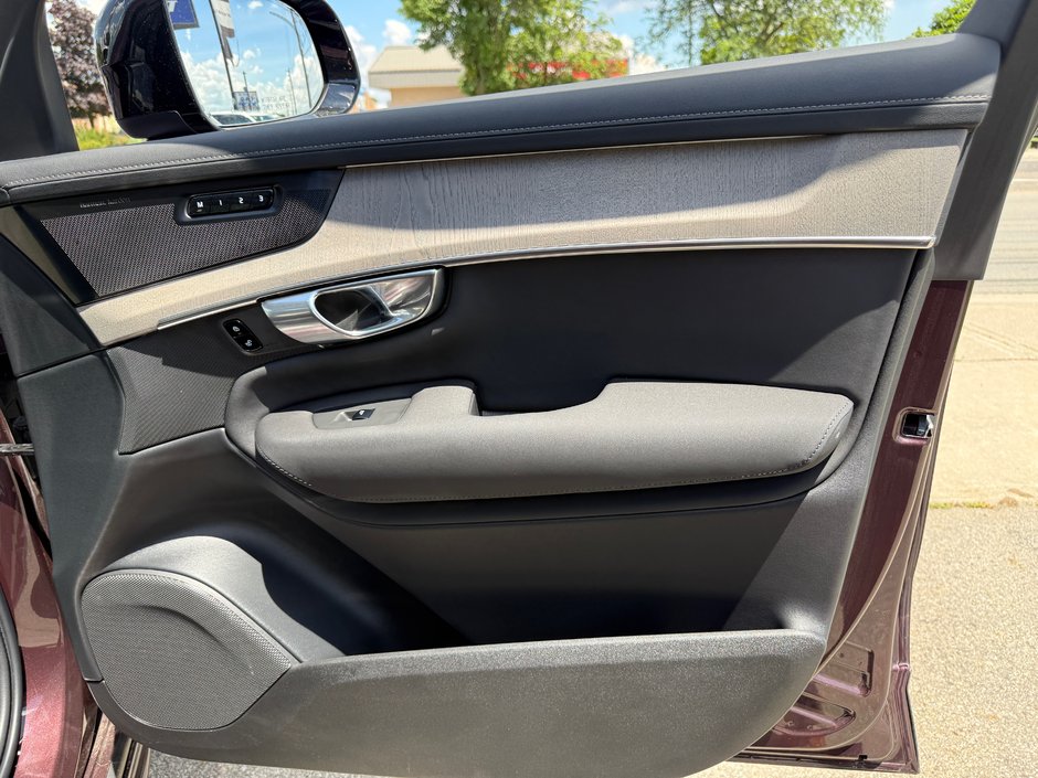 2026 Volvo XC90 Ultra Dark Theme-22