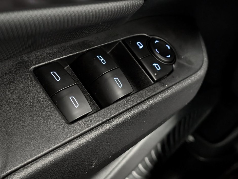 Chevrolet Equinox EV 4dr RS 2025-21