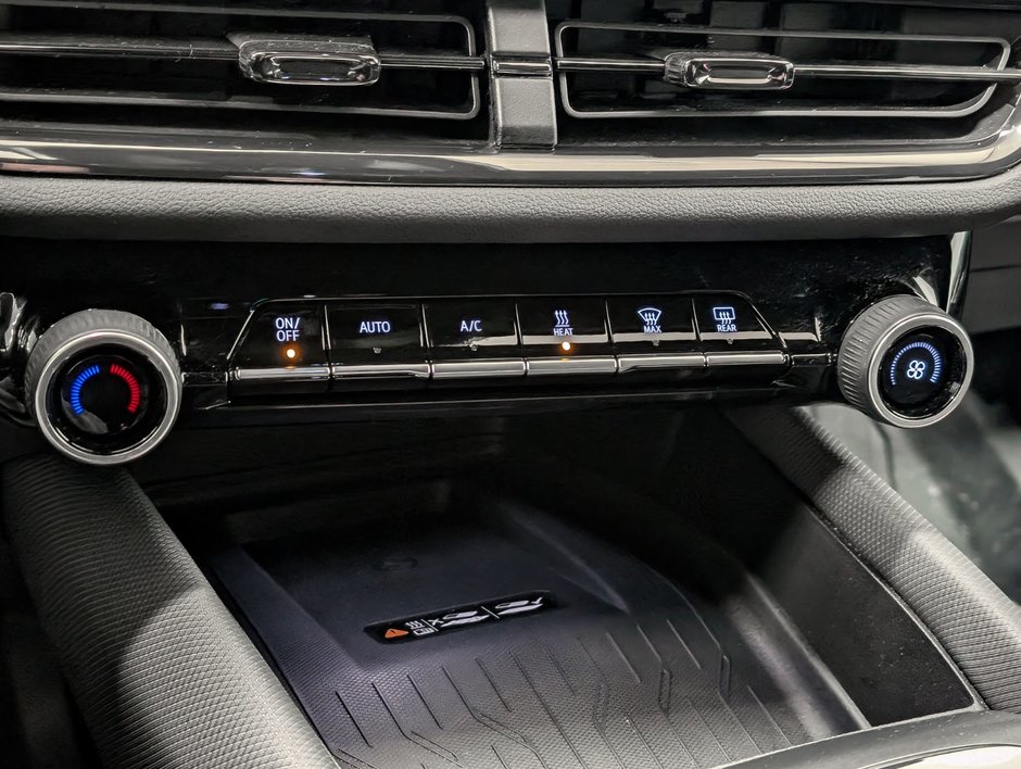 Chevrolet Equinox EV 4dr RS 2025-18