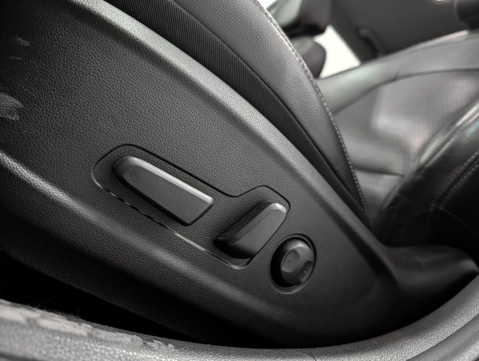 2020 Hyundai Kona 1.6T AWD Ultimate w/ Red Colour Pack-9