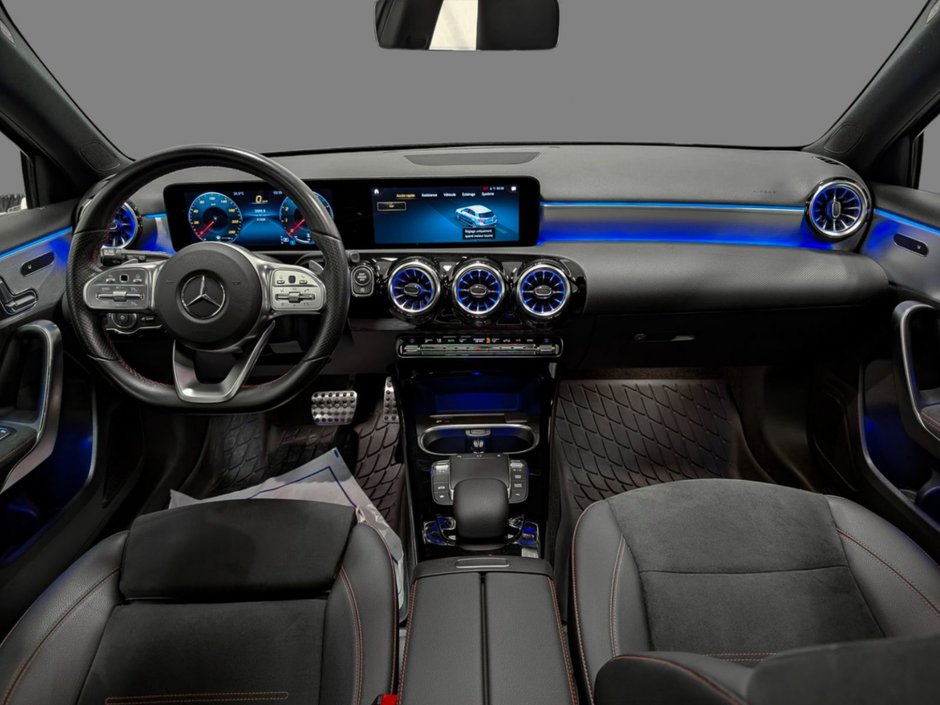 2022 Mercedes-Benz A250 4MATIC Hatch-10