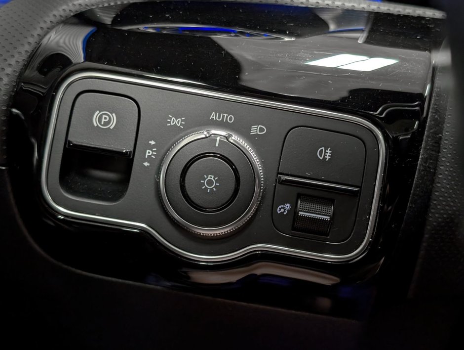 2022 Mercedes-Benz A250 4MATIC Hatch-22