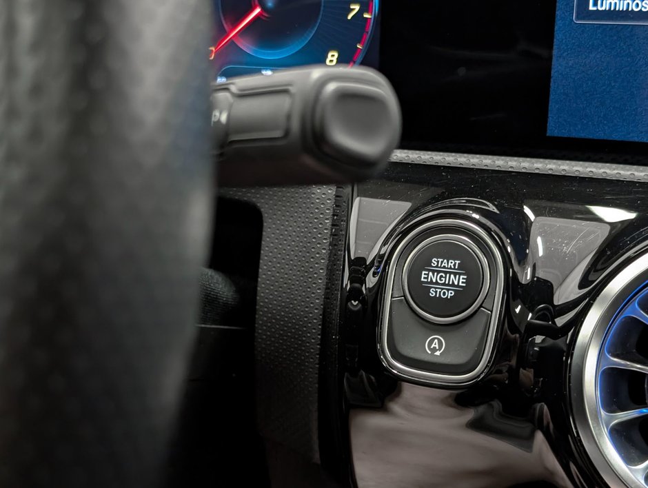 2022 Mercedes-Benz A250 4MATIC Hatch-17