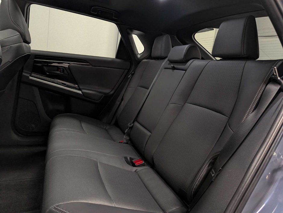 Subaru Solterra AWD with Technology Package 2024-10