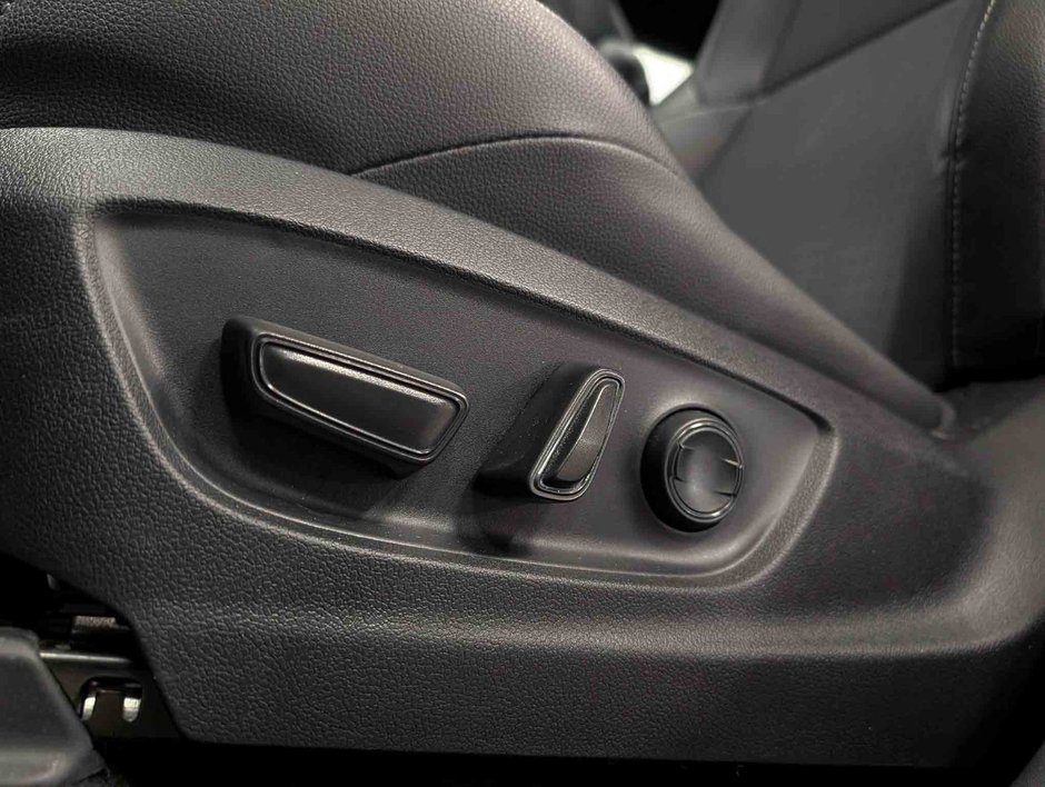 Subaru Solterra AWD with Technology Package 2024-9