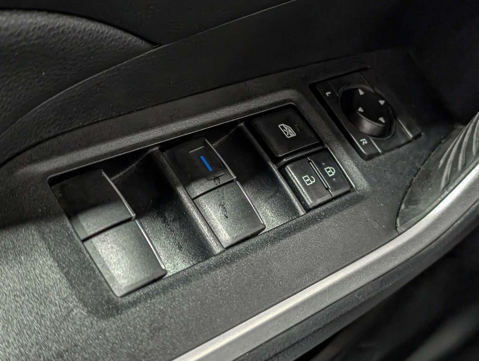 2021 Toyota RAV4 Hybrid XSE AWD-22