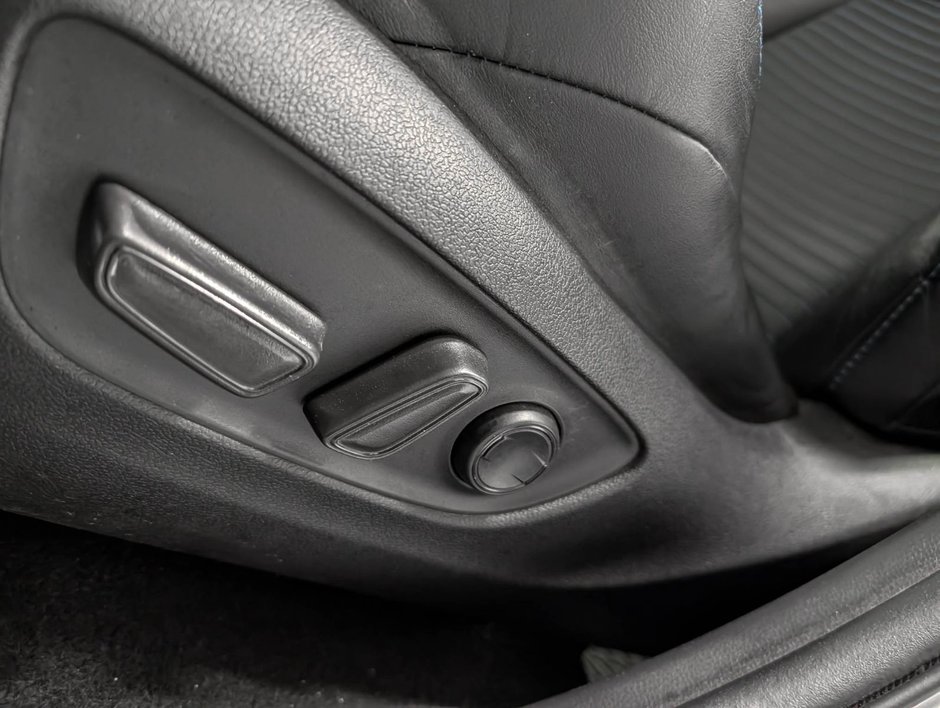 2021 Toyota RAV4 Hybrid XSE AWD-10