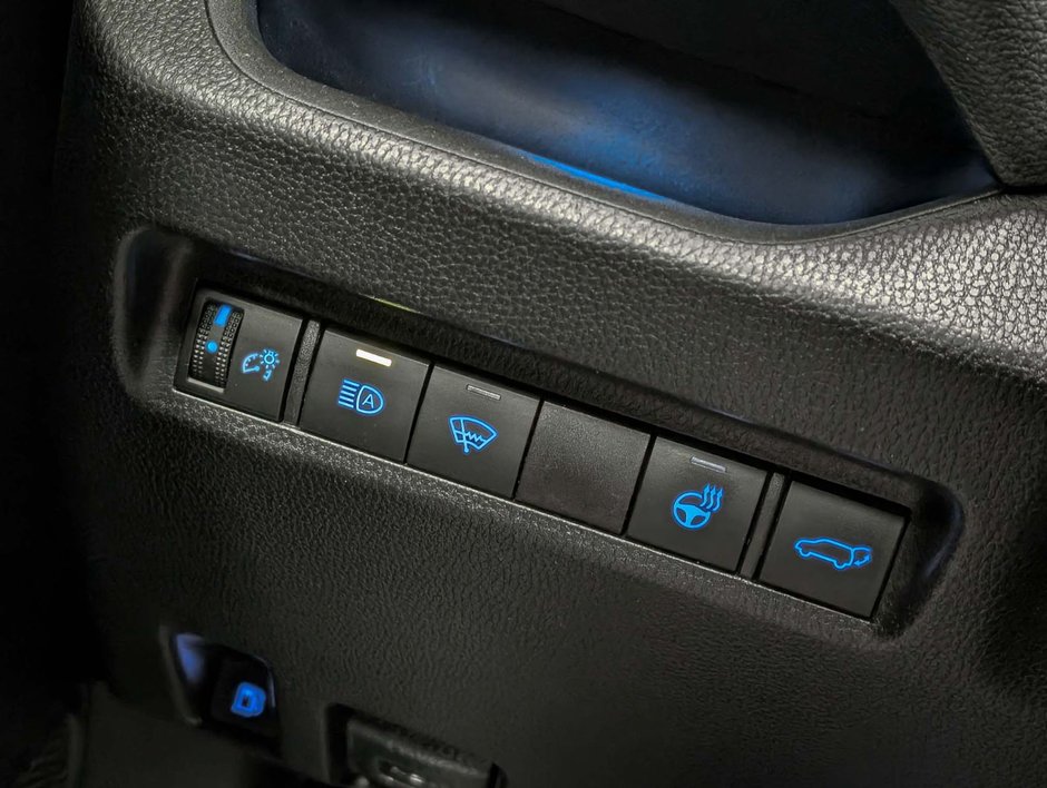 2021 Toyota RAV4 Hybrid XSE AWD-23