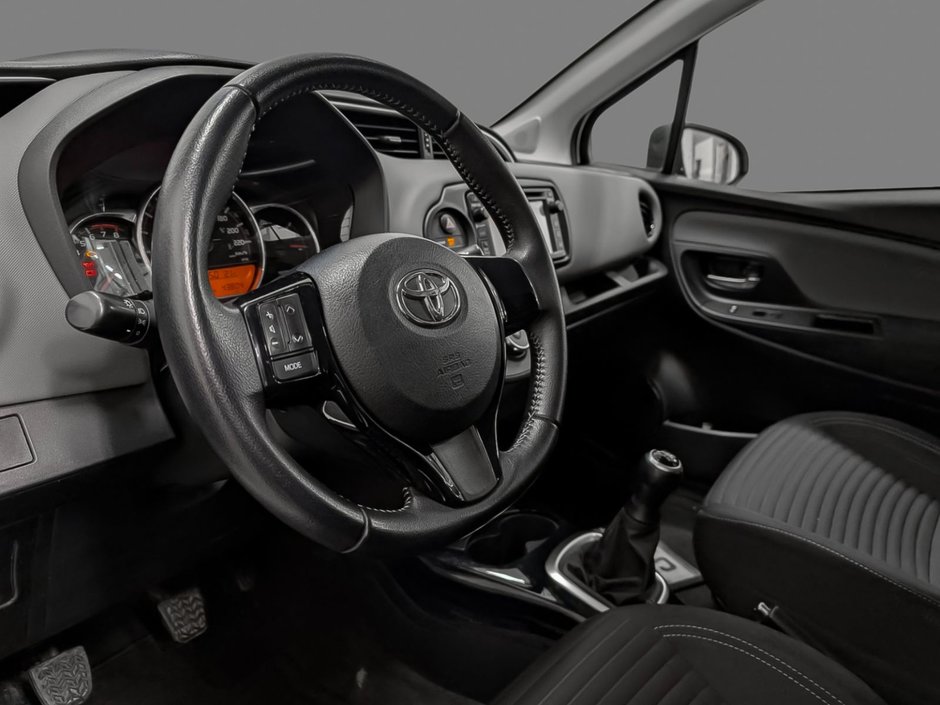 2016 Toyota Yaris 5 Dr LE Htbk 5M-5