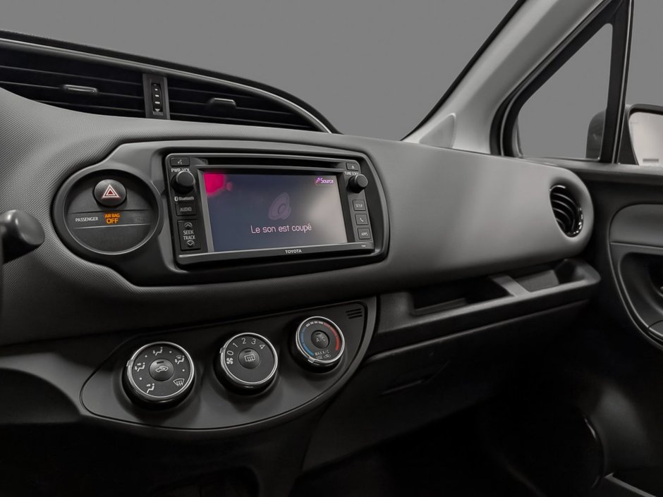 2016 Toyota Yaris 5 Dr LE Htbk 5M-7