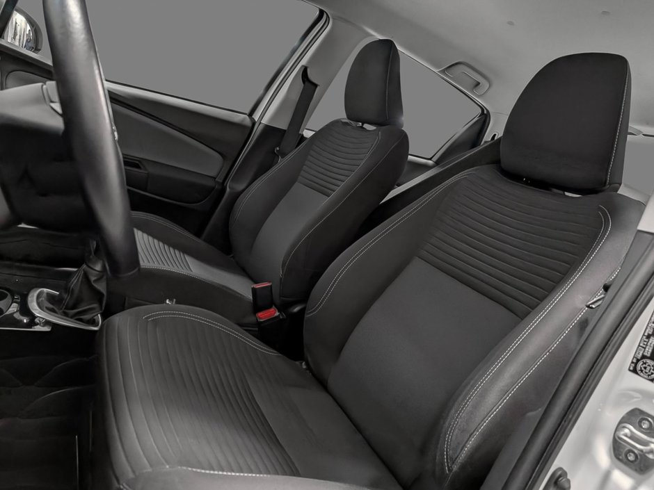 2016 Toyota Yaris 5 Dr LE Htbk 5M-6