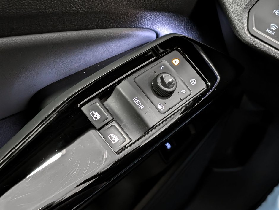 2024 Volkswagen ID.4 Pro AWD-21