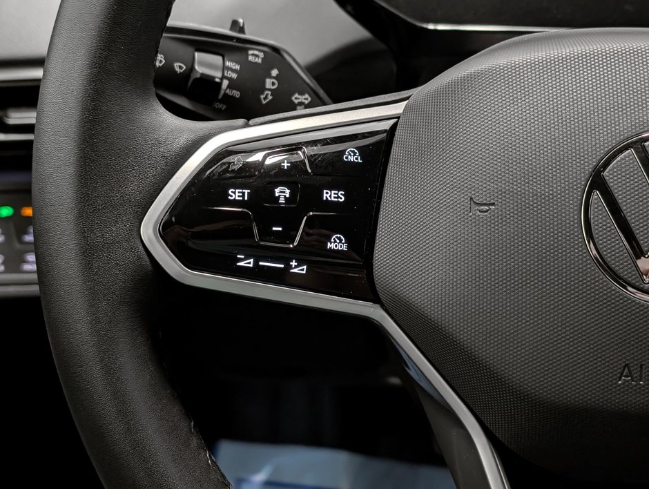 2024 Volkswagen ID.4 Pro AWD-18