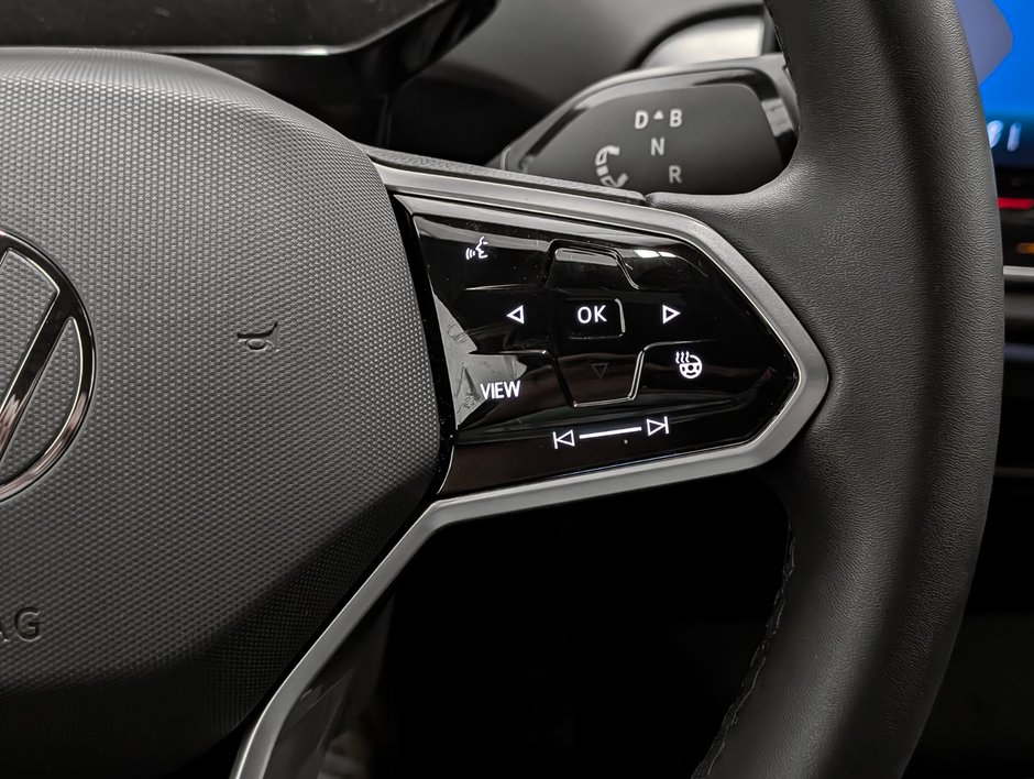 2024 Volkswagen ID.4 Pro AWD-17