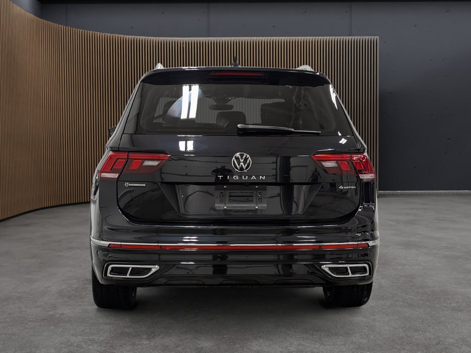 Volkswagen Tiguan Comfortline R-Line Black 2.0T 8sp at w/Tip 4M 2022-4