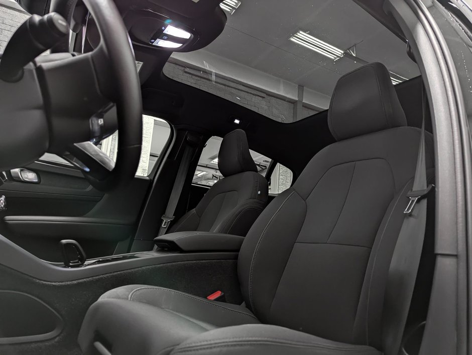 2024 Volvo C40 Recharge Pure Electric Core RWD-7