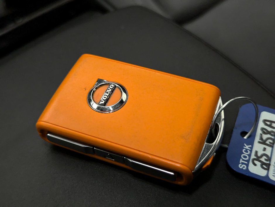 2024 Volvo C40 Recharge Pure Electric Core RWD-21