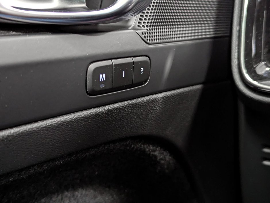 2024 Volvo C40 Recharge Pure Electric Core RWD-20