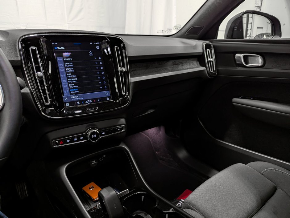 2024 Volvo C40 Recharge Pure Electric Core RWD-12