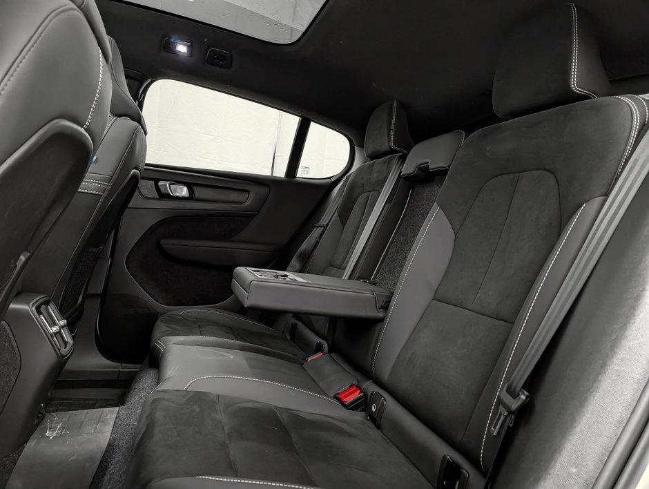 Volvo C40 Recharge TWIN Plus - Dark 2023-10