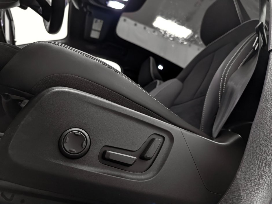 Volvo C40 Recharge TWIN Plus - Dark 2023-9