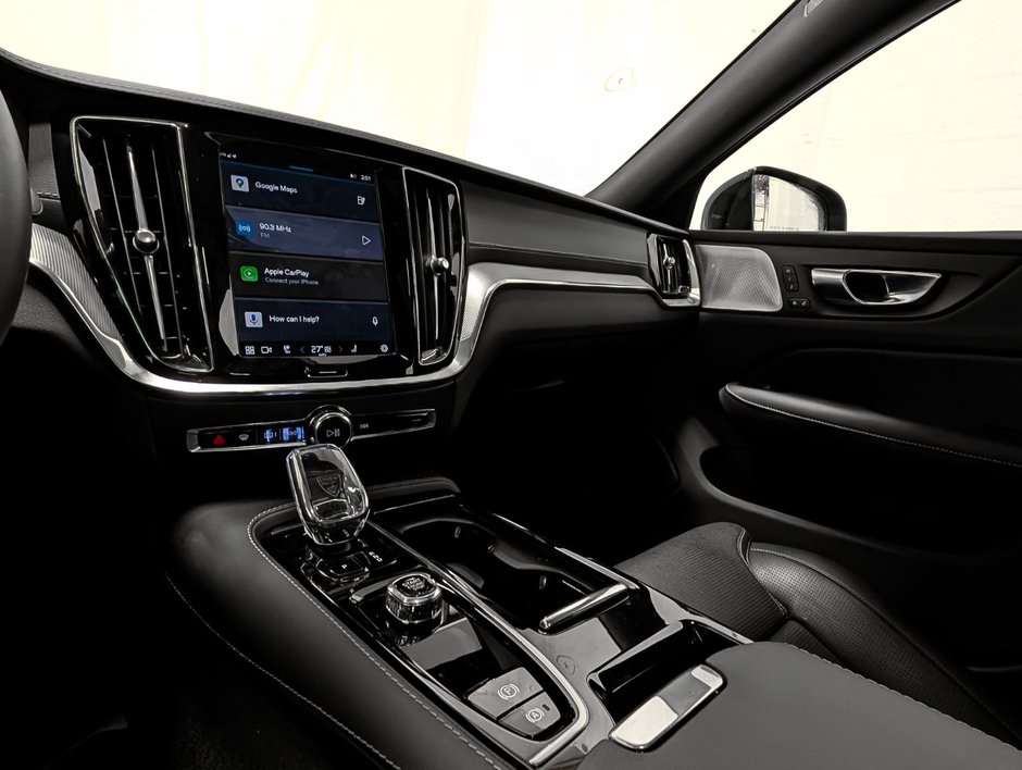 Volvo S60 Plug-In Hybrid T8 AWD Ultra Black Edition 2025-12