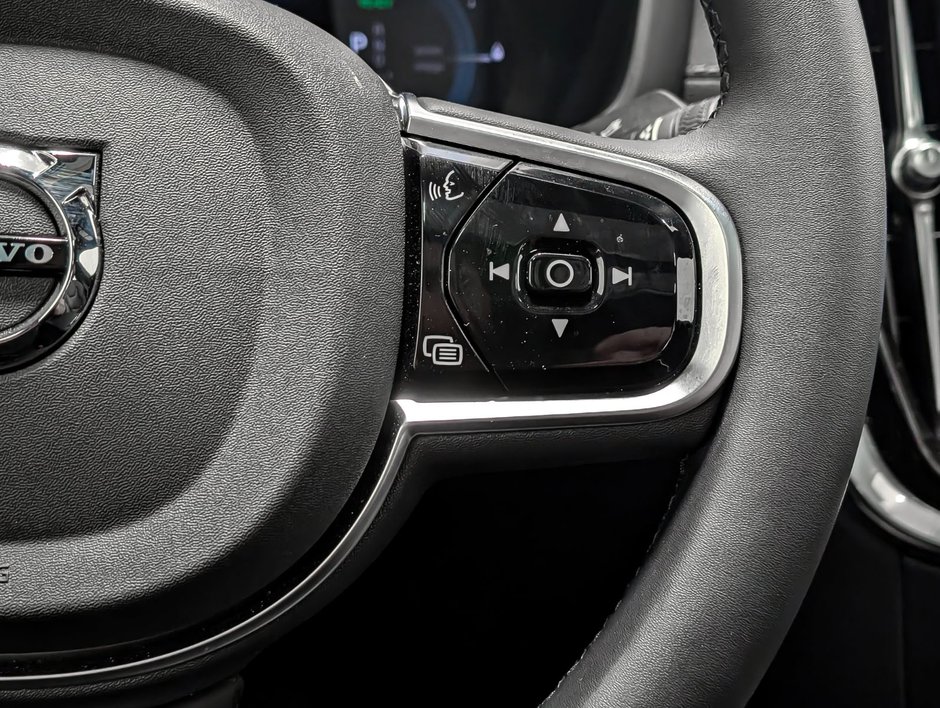 Volvo S60 Plug-In Hybrid T8 AWD Ultra Black Edition 2025-19