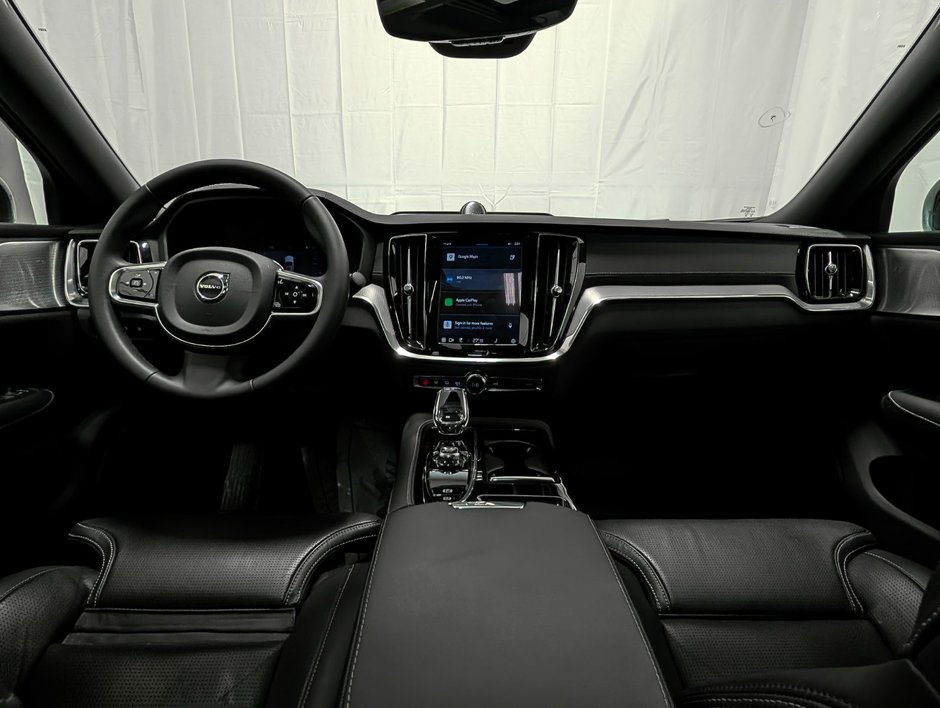 Volvo S60 Plug-In Hybrid T8 AWD Ultra Black Edition 2025-11