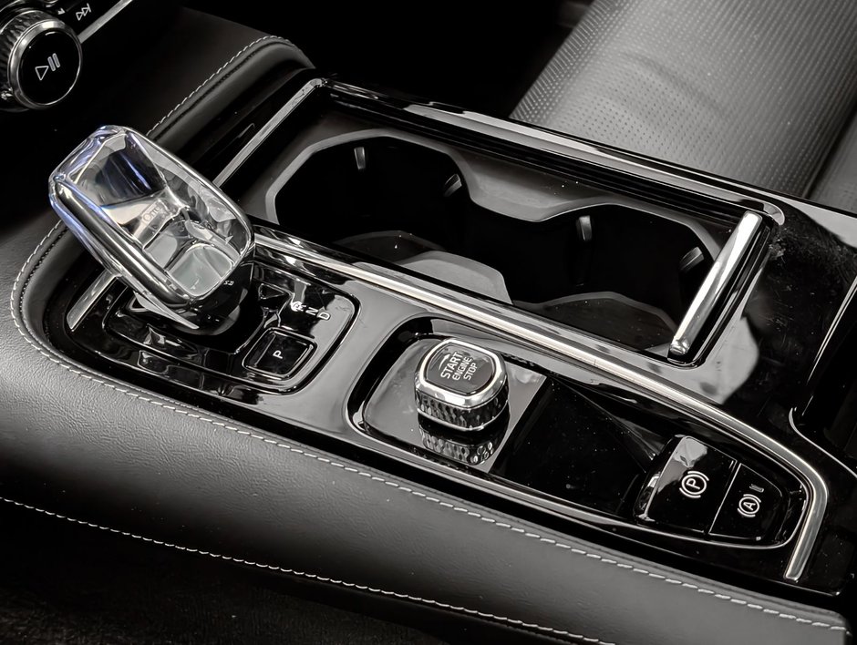 Volvo S60 Plug-In Hybrid T8 AWD Ultra Black Edition 2025-16