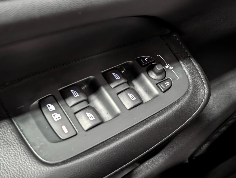 Volvo S60 T5 AWD Momentum 2021-20