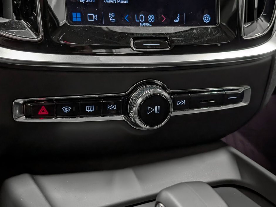 2024 Volvo S60 B5 AWD Core Dark Theme-16
