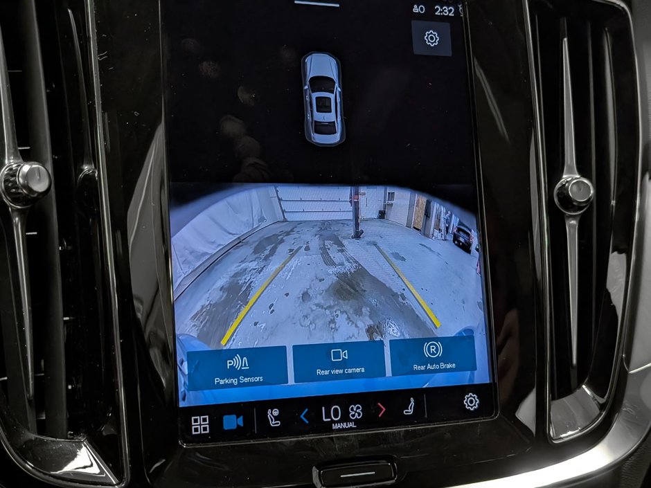 2024 Volvo S60 B5 AWD Core Dark Theme-17
