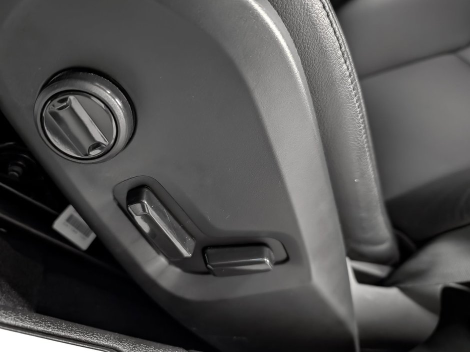 2024 Volvo S60 B5 AWD Core Dark Theme-10