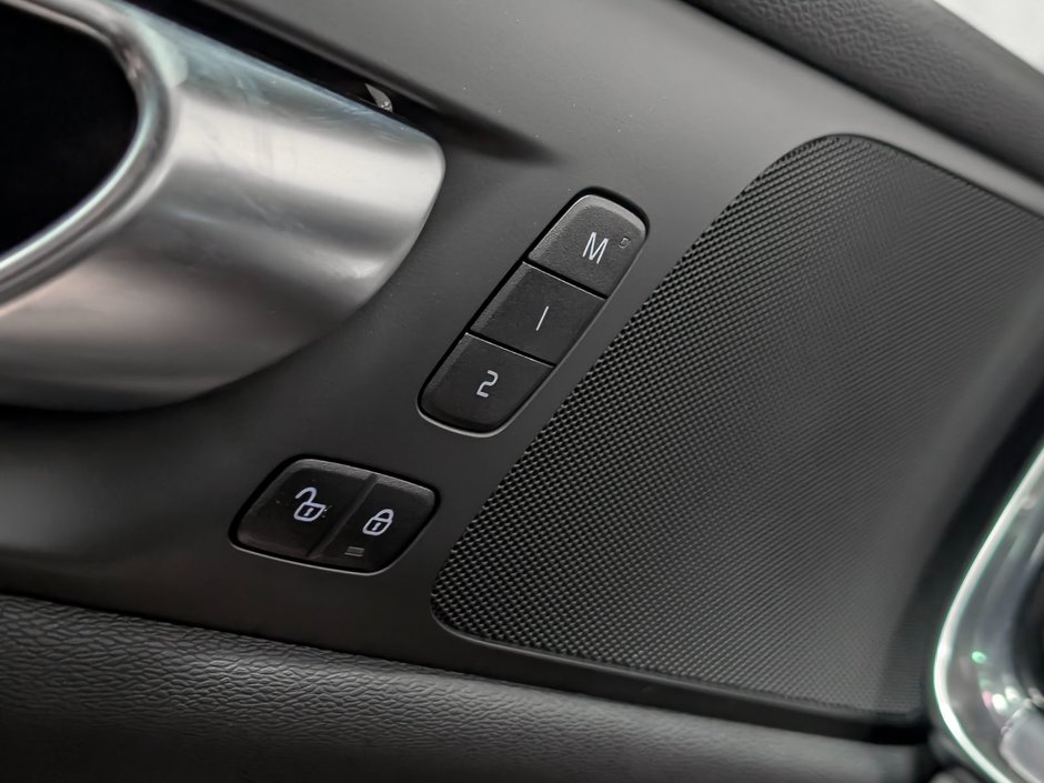 2024 Volvo S60 B5 AWD Core Dark Theme-22