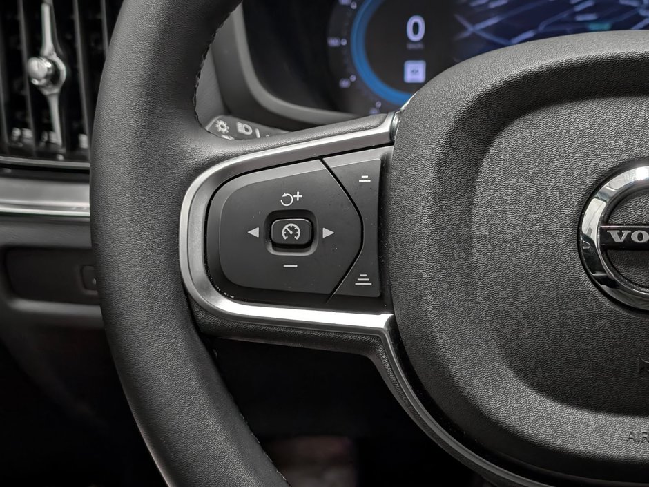 2024 Volvo S60 B5 AWD Core Dark Theme-20
