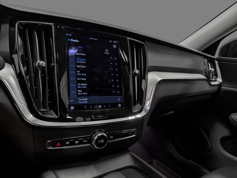 2024 Volvo S60 B5 AWD Core Dark Theme-14