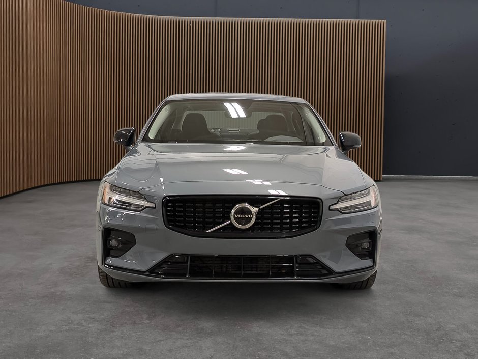 Volvo S60 B5 AWD Plus Dark Theme 2024-1